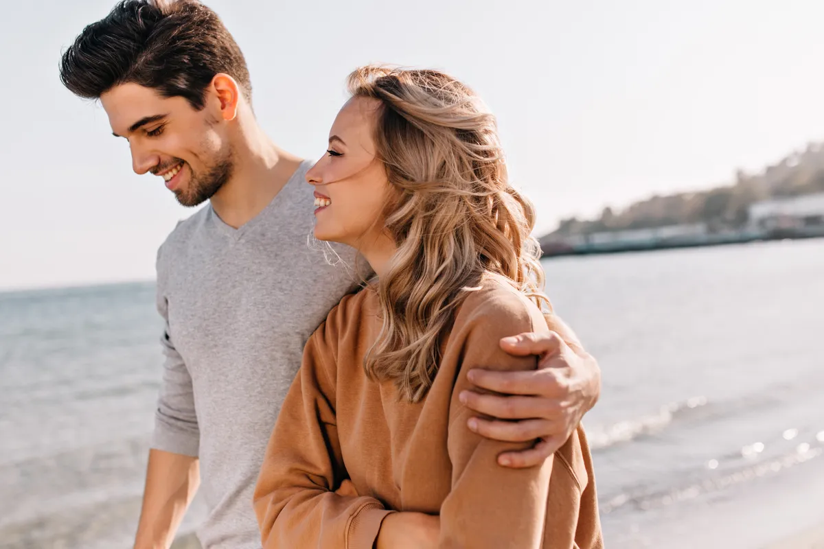 Cultiver la complicité dans le couple pour renforcer son bien-être psychologique